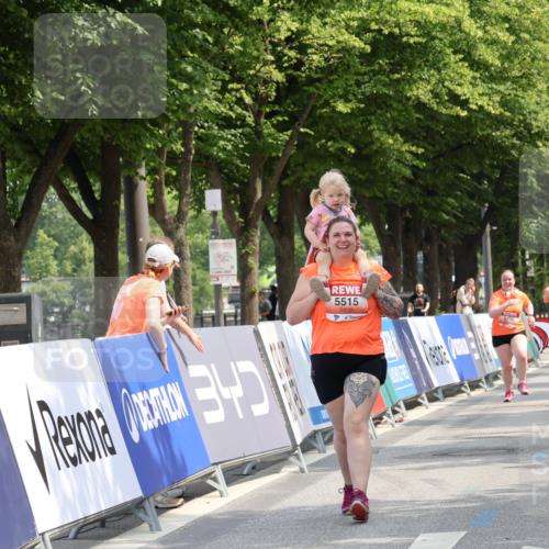 15.06.2025 - REWE Women's Run Strokosch-Dieckow http://msf.ph/oto/7940579 15.06.2025 11:19:26 Ziel 5258, 5515 meine-sportfotos.de