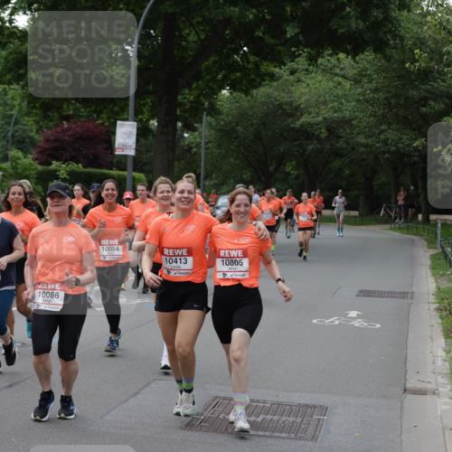 15.06.2025 - REWE Women's Run Jannik Wohlers http://msf.ph/oto/7940596 15.06.2025 08:27:56 Laufen 10483, 10871, 10086, 10054, 10413, 10805 meine-sportfotos.de