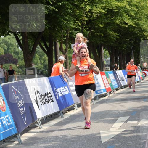 15.06.2025 - REWE Women's Run Strokosch-Dieckow http://msf.ph/oto/7940597 15.06.2025 11:19:27 Ziel 5258, 5515 meine-sportfotos.de