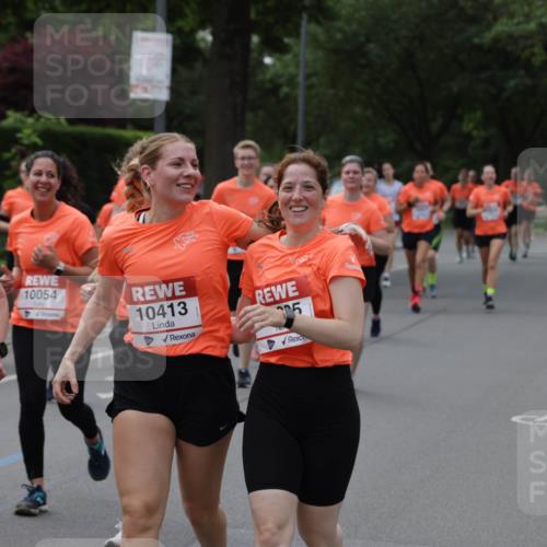 15.06.2025 - REWE Women's Run Jannik Wohlers http://msf.ph/oto/7940614 15.06.2025 08:27:57 Laufen 10086, 10054, 10413, 05 meine-sportfotos.de