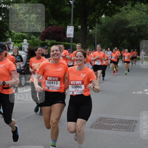 15.06.2025 - REWE Women's Run Jannik Wohlers http://msf.ph/oto/7940647 15.06.2025 08:27:57 Laufen 0483, 10086, 10413, 10805, 10732, 10150 meine-sportfotos.de