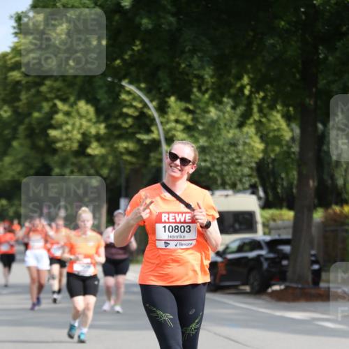 15.06.2025 - REWE Women's Run Jannik Wohlers http://msf.ph/oto/7940680 15.06.2025 09:58:24 Laufen 10803 meine-sportfotos.de