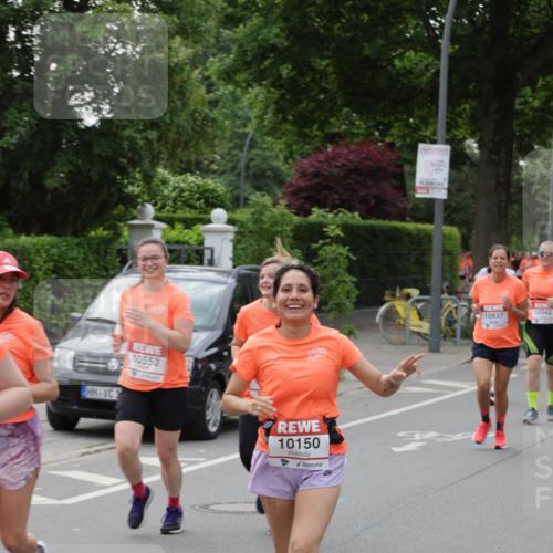15.06.2025 - REWE Women's Run Jannik Wohlers http://msf.ph/oto/7940701 15.06.2025 08:28:01 Laufen 10553, 10150, 10837, 10342 meine-sportfotos.de