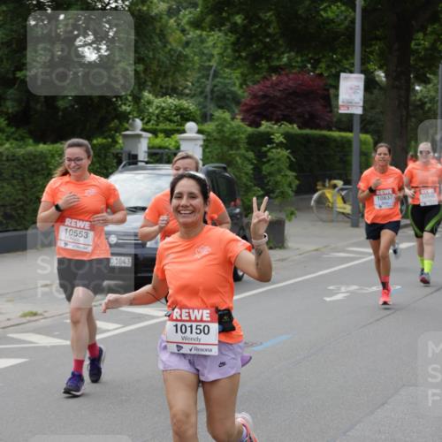 15.06.2025 - REWE Women's Run Jannik Wohlers http://msf.ph/oto/7940740 15.06.2025 08:28:02 Laufen 10553, 1043, 10150, 10837, 10342 meine-sportfotos.de