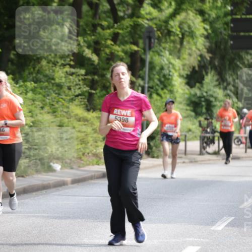 15.06.2025 - REWE Women's Run Jannik Wohlers http://msf.ph/oto/7940780 15.06.2025 10:15:14 Laufen 5546, 5398 meine-sportfotos.de