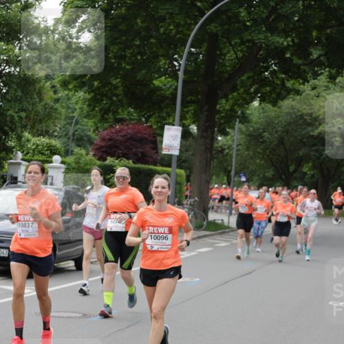 15.06.2025 - REWE Women's Run Jannik Wohlers http://msf.ph/oto/7940818 15.06.2025 08:28:05 Laufen 043, 10837, 0721, 103, 10096 meine-sportfotos.de