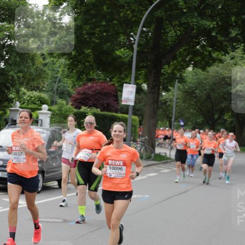 15.06.2025 - REWE Women's Run Jannik Wohlers http://msf.ph/oto/7940828 15.06.2025 08:28:05 Laufen 104, 10837, 10721, 10342, 10096 meine-sportfotos.de