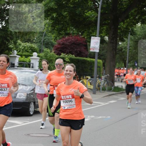 15.06.2025 - REWE Women's Run Jannik Wohlers http://msf.ph/oto/7940842 15.06.2025 08:28:05 Laufen 0837, 07, 10096 meine-sportfotos.de