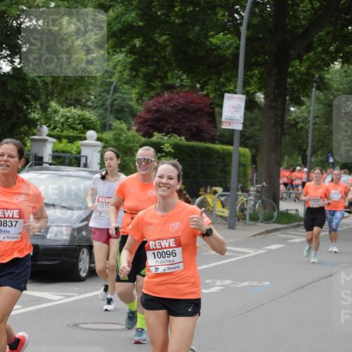 15.06.2025 - REWE Women's Run Jannik Wohlers http://msf.ph/oto/7940848 15.06.2025 08:28:05 Laufen 0837, 1072, 10096, 1073 meine-sportfotos.de