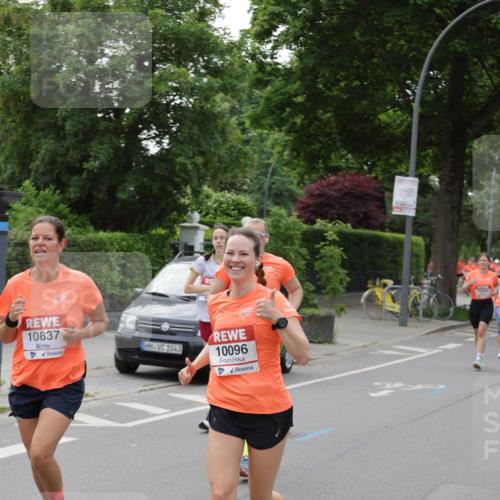 15.06.2025 - REWE Women's Run Jannik Wohlers http://msf.ph/oto/7940867 15.06.2025 08:28:06 Laufen 10837, 1043, 10096 meine-sportfotos.de