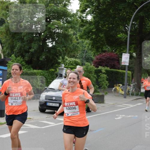 15.06.2025 - REWE Women's Run Jannik Wohlers http://msf.ph/oto/7940870 15.06.2025 08:28:06 Laufen 10837, 1043, 10096 meine-sportfotos.de