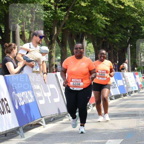 15.06.2025 - REWE Women's Run Strokosch-Dieckow http://msf.ph/oto/7940912 15.06.2025 11:22:04 Ziel 5338 meine-sportfotos.de