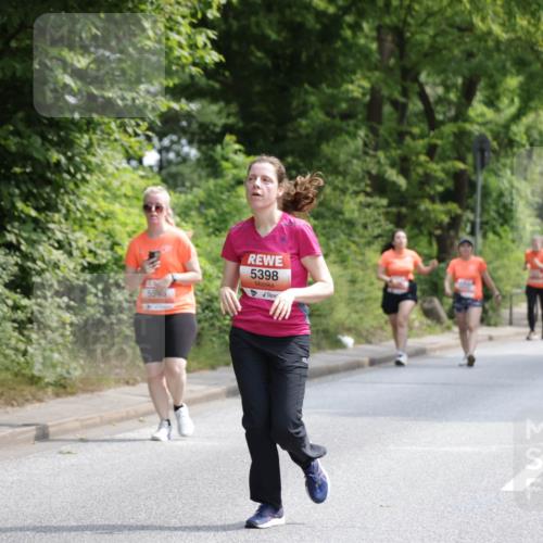 15.06.2025 - REWE Women's Run Jannik Wohlers http://msf.ph/oto/7940914 15.06.2025 10:15:16 Laufen 5546, 5398 meine-sportfotos.de