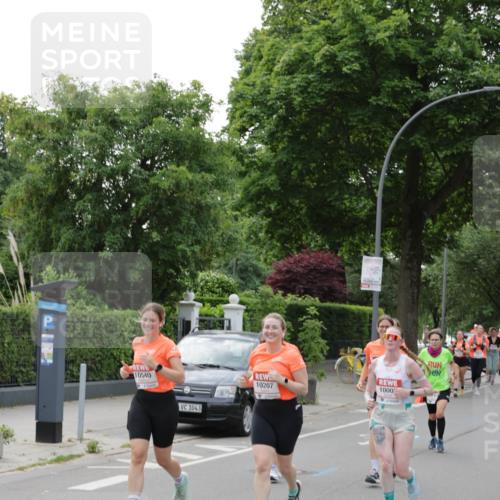 15.06.2025 - REWE Women's Run Jannik Wohlers http://msf.ph/oto/7940954 15.06.2025 08:28:11 Laufen 1043 meine-sportfotos.de