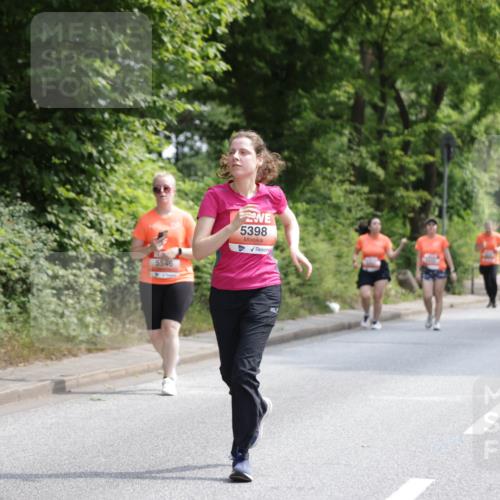 15.06.2025 - REWE Women's Run Jannik Wohlers http://msf.ph/oto/7940959 15.06.2025 10:15:17 Laufen 5546, 5398 meine-sportfotos.de