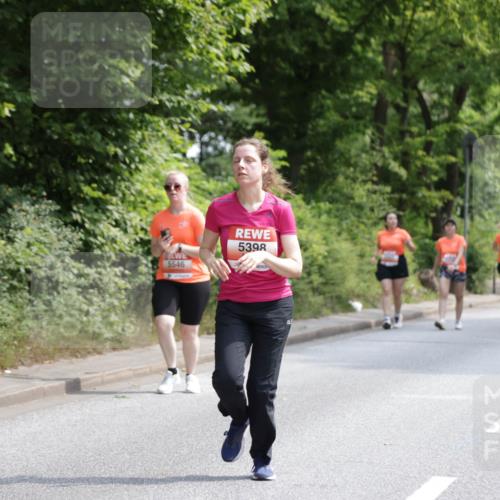 15.06.2025 - REWE Women's Run Jannik Wohlers http://msf.ph/oto/7940978 15.06.2025 10:15:17 Laufen 5546, 5398 meine-sportfotos.de