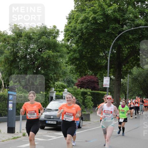 15.06.2025 - REWE Women's Run Jannik Wohlers http://msf.ph/oto/7940987 15.06.2025 08:28:11 Laufen 10540, 1043, 10002, 10207 meine-sportfotos.de