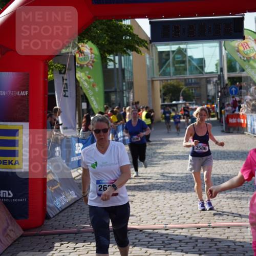 13.06.2025 - Holstenköstenlauf Felixshl http://msf.ph/oto/7941128 13.06.2025 18:07:15 Laufen 2250, 2586, 2621, 2696, 3293, 3812 meine-sportfotos.de
