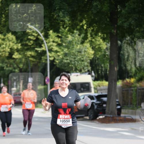 15.06.2025 - REWE Women's Run Jannik Wohlers http://msf.ph/oto/7941204 15.06.2025 09:58:51 Laufen 10550 meine-sportfotos.de