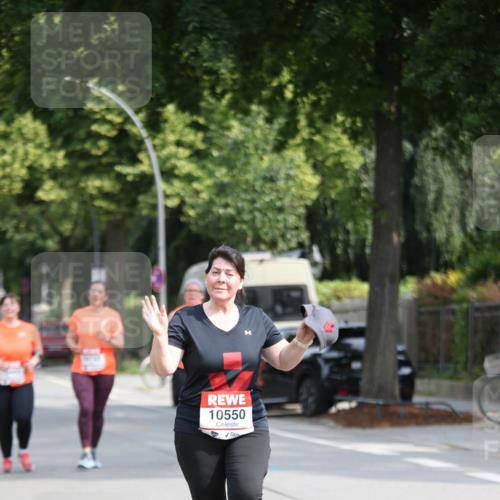 15.06.2025 - REWE Women's Run Jannik Wohlers http://msf.ph/oto/7941210 15.06.2025 09:58:51 Laufen 10550 meine-sportfotos.de