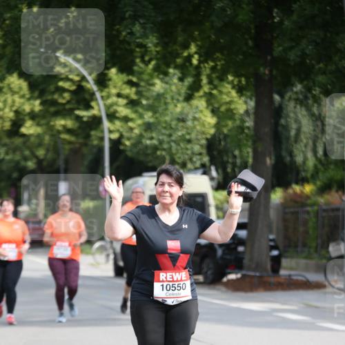 15.06.2025 - REWE Women's Run Jannik Wohlers http://msf.ph/oto/7941233 15.06.2025 09:58:51 Laufen 10550 meine-sportfotos.de