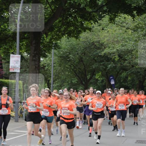 15.06.2025 - REWE Women's Run Jannik Wohlers http://msf.ph/oto/7941319 15.06.2025 08:28:17 Laufen 10618, 15, 2025, 1059, 10284, 10, 10272, 10147, 10768, 1056 meine-sportfotos.de