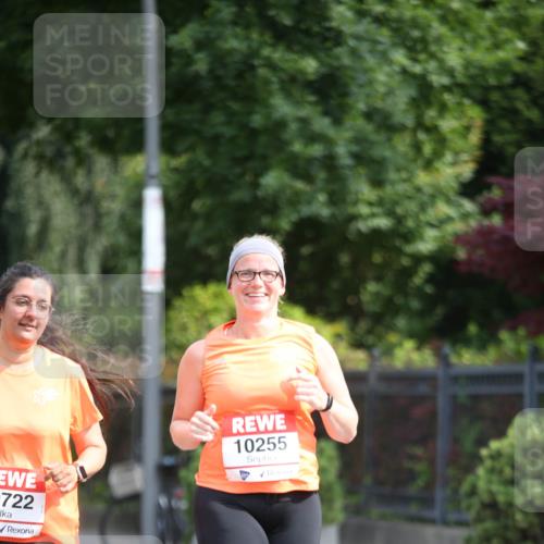 15.06.2025 - REWE Women's Run Jannik Wohlers http://msf.ph/oto/7941322 15.06.2025 09:58:56 Laufen 722, 10255 meine-sportfotos.de