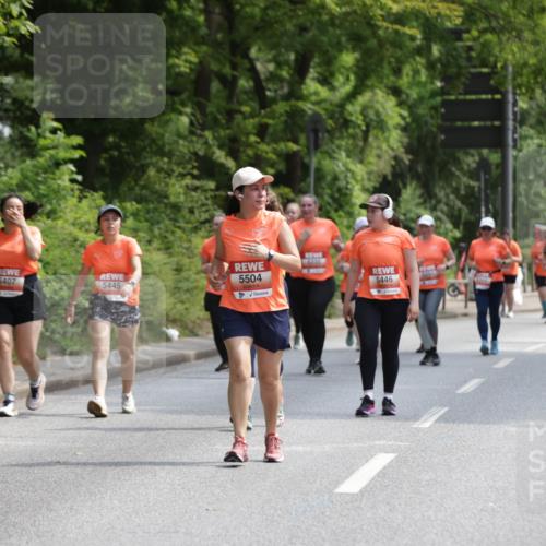 15.06.2025 - REWE Women's Run Jannik Wohlers http://msf.ph/oto/7941329 15.06.2025 10:15:23 Laufen 5235, 5407, 5445, 5504, 5446 meine-sportfotos.de
