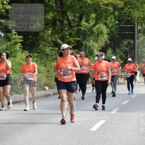 15.06.2025 - REWE Women's Run Jannik Wohlers http://msf.ph/oto/7941337 15.06.2025 10:15:23 Laufen 5504, 5445, 5407, 5235, 5291, 5446, 5949 meine-sportfotos.de