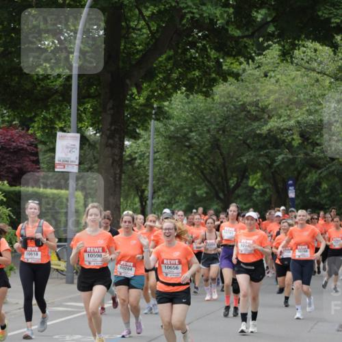 15.06.2025 - REWE Women's Run Jannik Wohlers http://msf.ph/oto/7941344 15.06.2025 08:28:17 Laufen 10598, 10656 meine-sportfotos.de