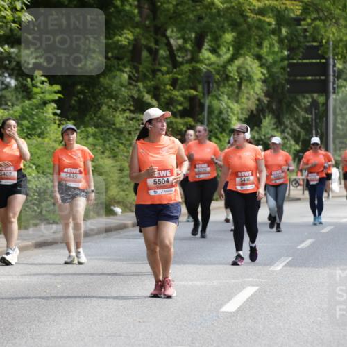 15.06.2025 - REWE Women's Run Jannik Wohlers http://msf.ph/oto/7941357 15.06.2025 10:15:24 Laufen 5407, 5445, 6235, 5504, 5446, 5261 meine-sportfotos.de