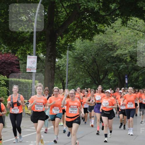15.06.2025 - REWE Women's Run Jannik Wohlers http://msf.ph/oto/7941358 15.06.2025 08:28:18 Laufen 10147, 10598, 10656, 10618, 10284 meine-sportfotos.de