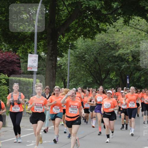 15.06.2025 - REWE Women's Run Jannik Wohlers http://msf.ph/oto/7941364 15.06.2025 08:28:18 Laufen 1014, 10147, 10598, 10618, 10284, 10284, 10656 meine-sportfotos.de