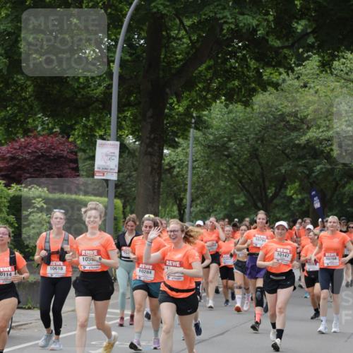 15.06.2025 - REWE Women's Run Jannik Wohlers http://msf.ph/oto/7941413 15.06.2025 08:28:18 Laufen 10618, 0114, 15, 2025, 105, 10284, 10791, 10147, 10768 meine-sportfotos.de