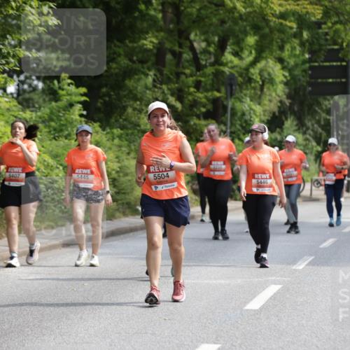 15.06.2025 - REWE Women's Run Jannik Wohlers http://msf.ph/oto/7941421 15.06.2025 10:15:24 Laufen 5407, 5445, 5504, 6235, 5446 meine-sportfotos.de