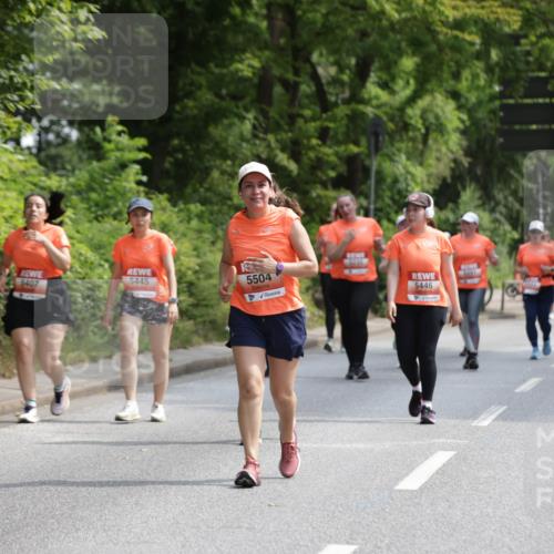 15.06.2025 - REWE Women's Run Jannik Wohlers http://msf.ph/oto/7941426 15.06.2025 10:15:24 Laufen 5407, 5445, 5504, 5446 meine-sportfotos.de