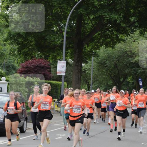 15.06.2025 - REWE Women's Run Jannik Wohlers http://msf.ph/oto/7941447 15.06.2025 08:28:18 Laufen 10598, 10656 meine-sportfotos.de