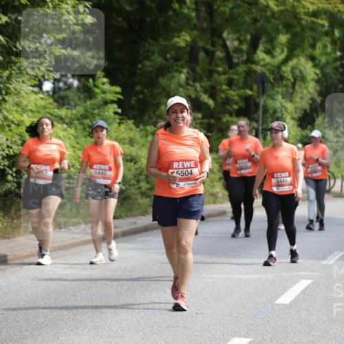 15.06.2025 - REWE Women's Run Jannik Wohlers http://msf.ph/oto/7941448 15.06.2025 10:15:25 Laufen 5445, 5504, 5446 meine-sportfotos.de