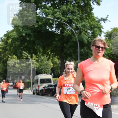15.06.2025 - REWE Women's Run Jannik Wohlers http://msf.ph/oto/7941507 15.06.2025 09:59:07 Laufen 10840, 06 meine-sportfotos.de