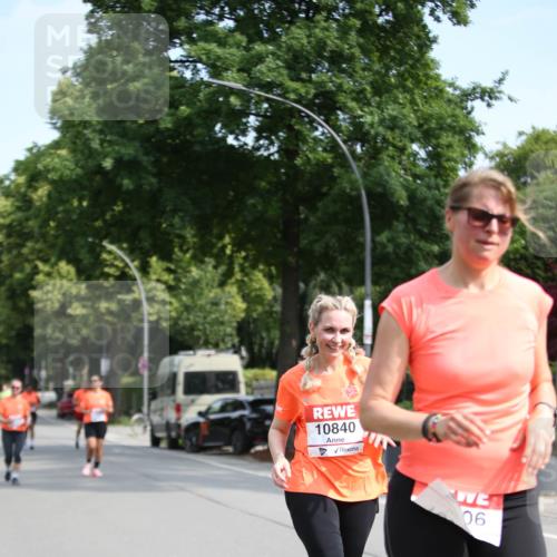 15.06.2025 - REWE Women's Run Jannik Wohlers http://msf.ph/oto/7941512 15.06.2025 09:59:07 Laufen 10840, 06 meine-sportfotos.de