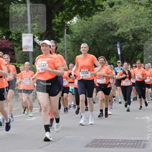 15.06.2025 - REWE Women's Run Jannik Wohlers http://msf.ph/oto/7941562 15.06.2025 08:28:21 Laufen 041, 10468, 15, 2425, 10043, 10147, 862, 10179, 10768, 10568, 10037, 173, 10619, 10752, 10653, 10168 meine-sportfotos.de