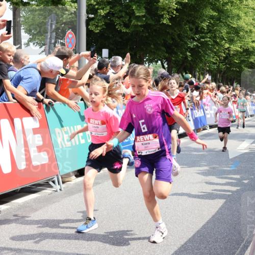 15.06.2025 - REWE Women's Run Strokosch-Dieckow http://msf.ph/oto/7941573 15.06.2025 11:34:14 Ziel 130, 132, 142, 144, 151, 186, 195, 242, 267, 276, 291, 322 meine-sportfotos.de
