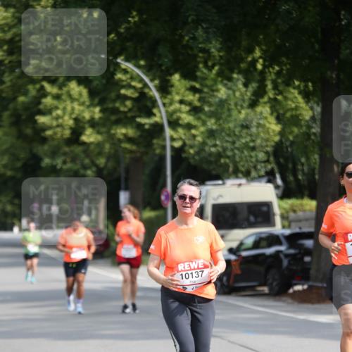 15.06.2025 - REWE Women's Run Jannik Wohlers http://msf.ph/oto/7941586 15.06.2025 09:59:14 Laufen 10137 meine-sportfotos.de