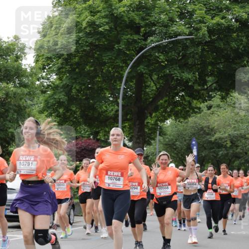 15.06.2025 - REWE Women's Run Jannik Wohlers http://msf.ph/oto/7941712 15.06.2025 08:28:24 Laufen 10791, 10043, 10298, 10768, 10354, 0294, 10568, 10168 meine-sportfotos.de