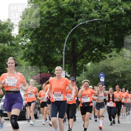 15.06.2025 - REWE Women's Run Jannik Wohlers http://msf.ph/oto/7941725 15.06.2025 08:28:24 Laufen 10791, 10043, 029, 10768, 1029, 0354, 10568, 10168 meine-sportfotos.de