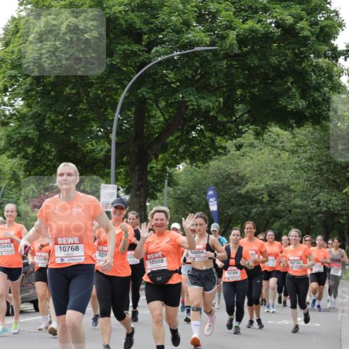 15.06.2025 - REWE Women's Run Jannik Wohlers http://msf.ph/oto/7941734 15.06.2025 08:28:24 Laufen 10043, 1029, 10768, 1020, 1043, 10354, 10568, 10752, 10168 meine-sportfotos.de