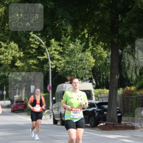 15.06.2025 - REWE Women's Run Jannik Wohlers http://msf.ph/oto/7941740 15.06.2025 09:59:31 Laufen 10782, 10694 meine-sportfotos.de