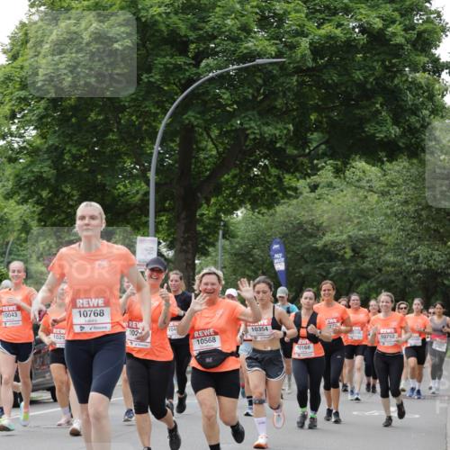 15.06.2025 - REWE Women's Run Jannik Wohlers http://msf.ph/oto/7941741 15.06.2025 08:28:25 Laufen 10043, 10768, 1029, 102, 104, 10568, 10354, 10168, 27, 10752 meine-sportfotos.de