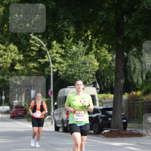 15.06.2025 - REWE Women's Run Jannik Wohlers http://msf.ph/oto/7941749 15.06.2025 09:59:31 Laufen 10694 meine-sportfotos.de