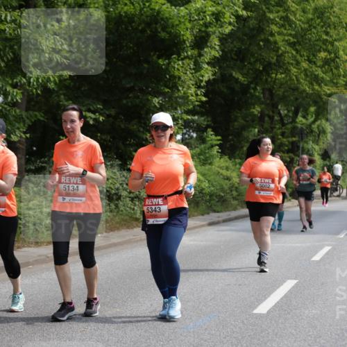15.06.2025 - REWE Women's Run Jannik Wohlers http://msf.ph/oto/7941751 15.06.2025 10:15:38 Laufen 5137, 5134, 5343, 5002 meine-sportfotos.de